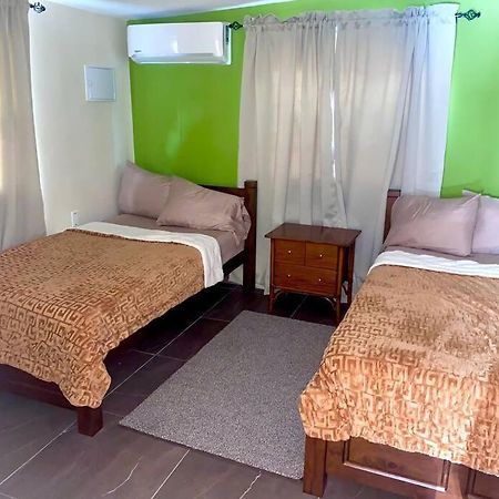 Centrally Located, Private, 1 Bedroom Apartment. Willemstad Eksteriør billede